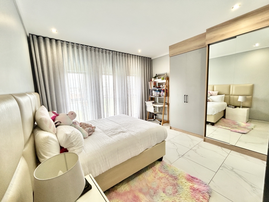 To Let 5 Bedroom Property for Rent in Midstream Heights Gauteng