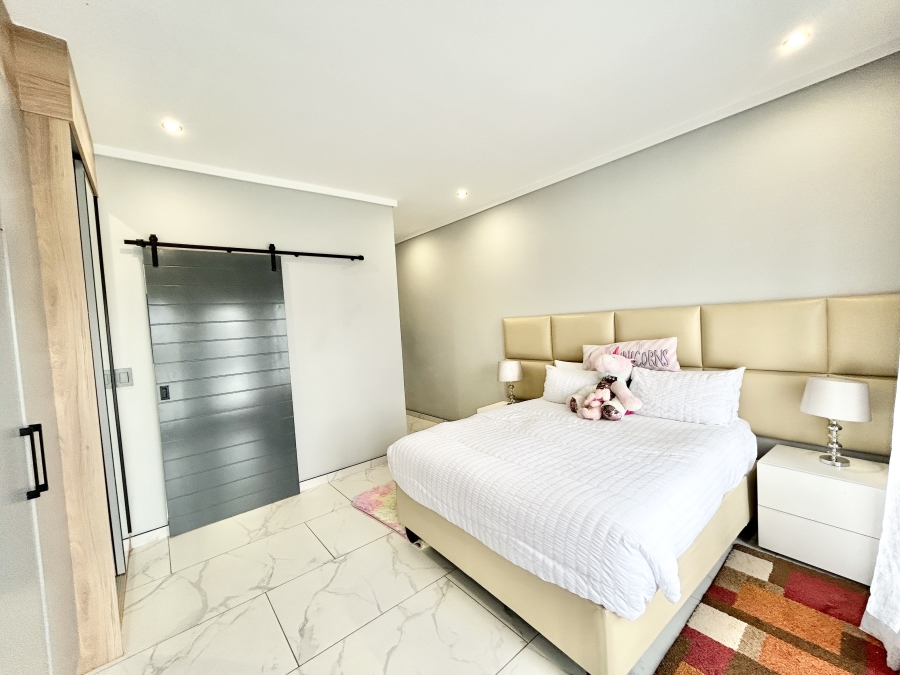 To Let 5 Bedroom Property for Rent in Midstream Heights Gauteng