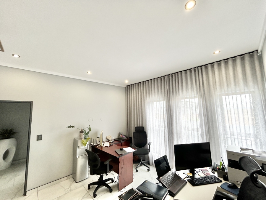 To Let 5 Bedroom Property for Rent in Midstream Heights Gauteng