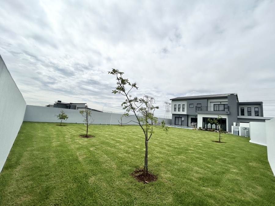 To Let 5 Bedroom Property for Rent in Midstream Heights Gauteng