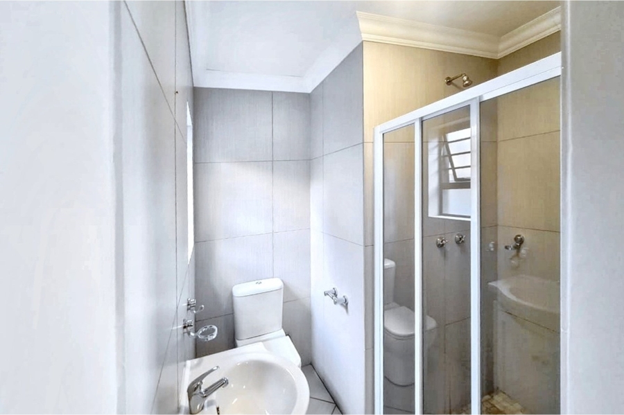 5 Bedroom Property for Sale in Thatchfield Hills Gauteng