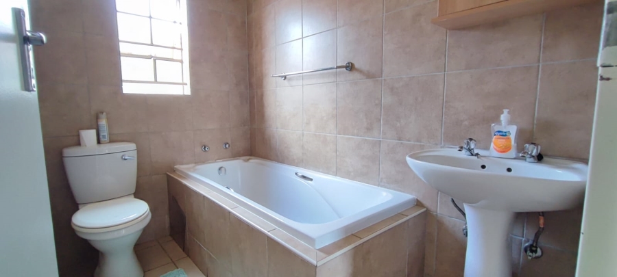 3 Bedroom Property for Sale in Thatch Hill Estate Gauteng