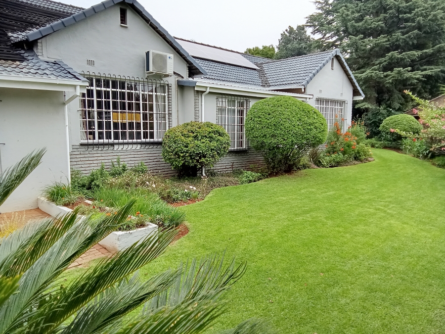 4 Bedroom Property for Sale in Constantia Kloof Gauteng