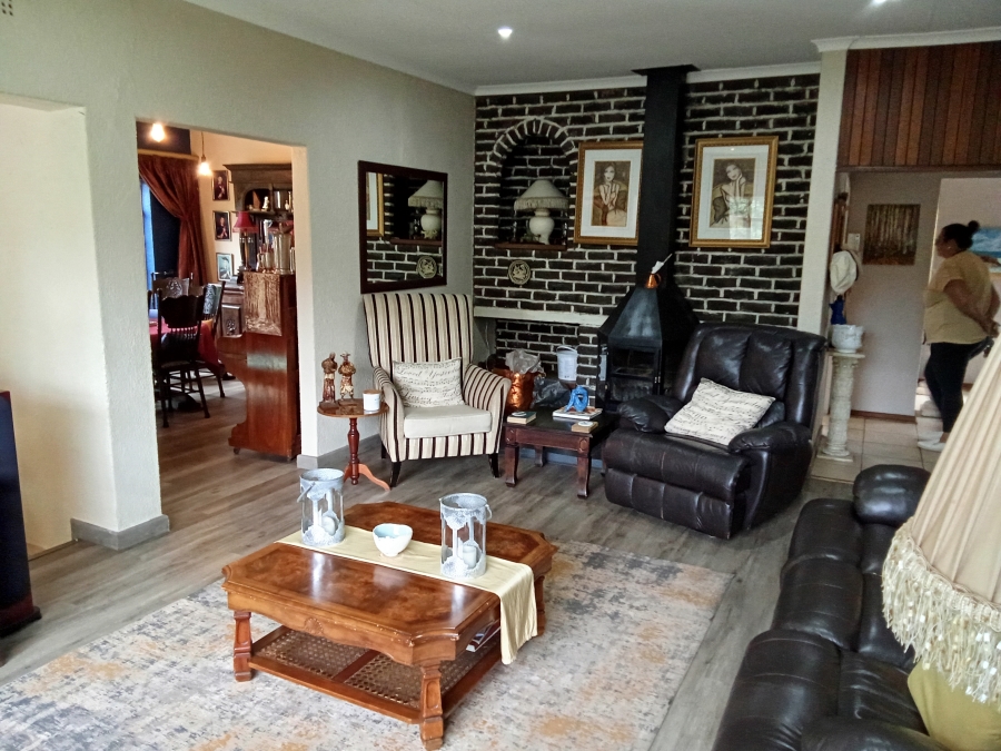 4 Bedroom Property for Sale in Constantia Kloof Gauteng