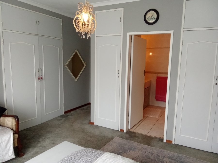 4 Bedroom Property for Sale in Constantia Kloof Gauteng