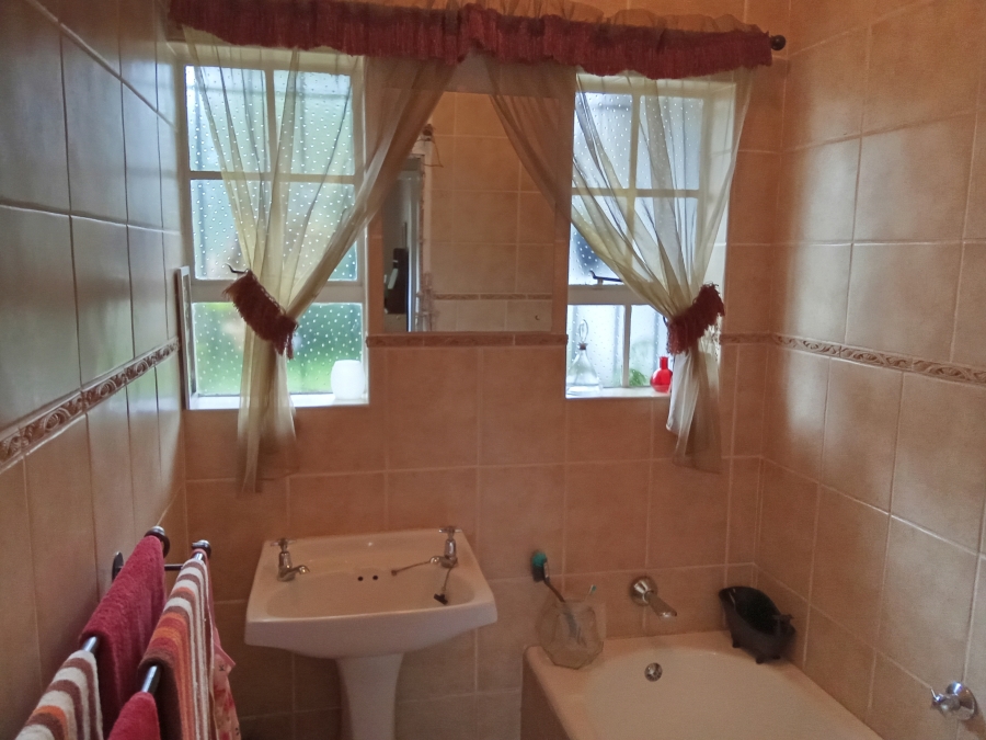 4 Bedroom Property for Sale in Constantia Kloof Gauteng