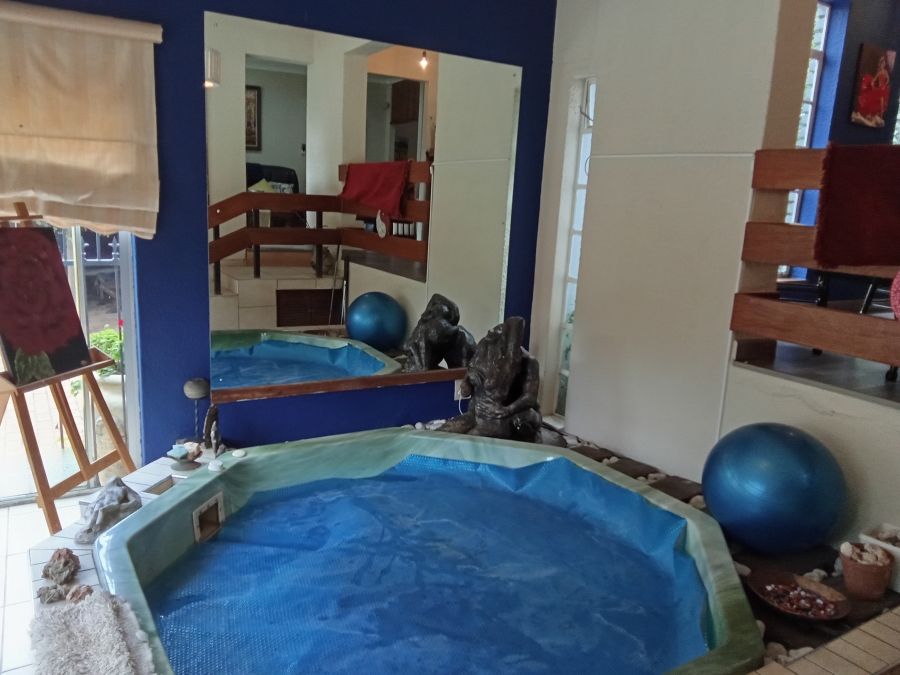 4 Bedroom Property for Sale in Constantia Kloof Gauteng