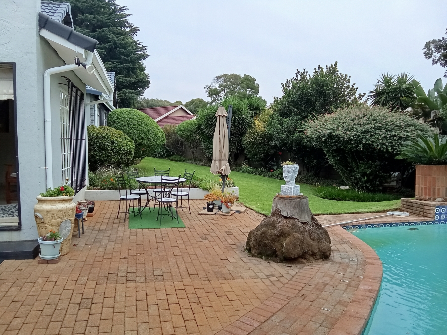 4 Bedroom Property for Sale in Constantia Kloof Gauteng