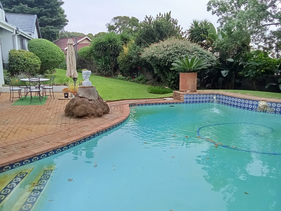 4 Bedroom Property for Sale in Constantia Kloof Gauteng