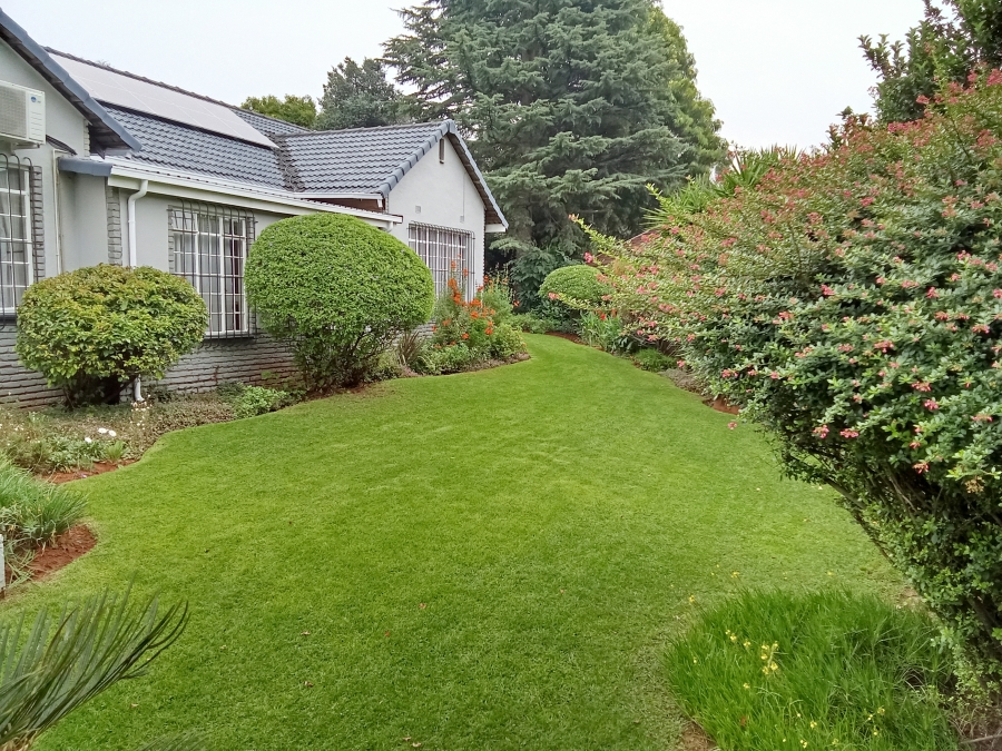 4 Bedroom Property for Sale in Constantia Kloof Gauteng
