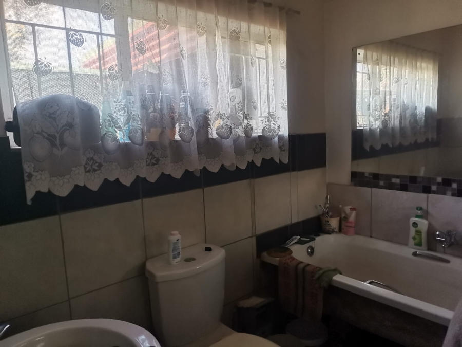 4 Bedroom Property for Sale in Booysens Gauteng