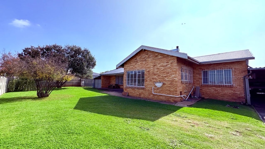 3 Bedroom Property for Sale in Casseldale Gauteng