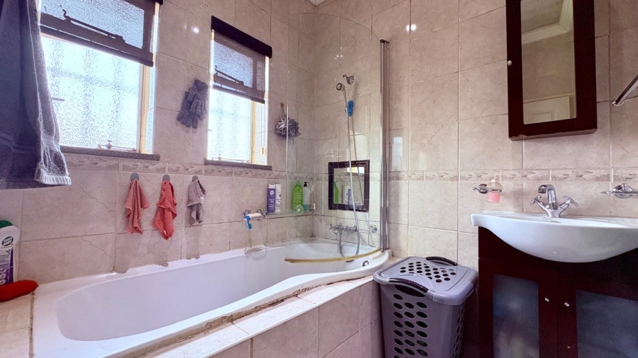 3 Bedroom Property for Sale in Casseldale Gauteng