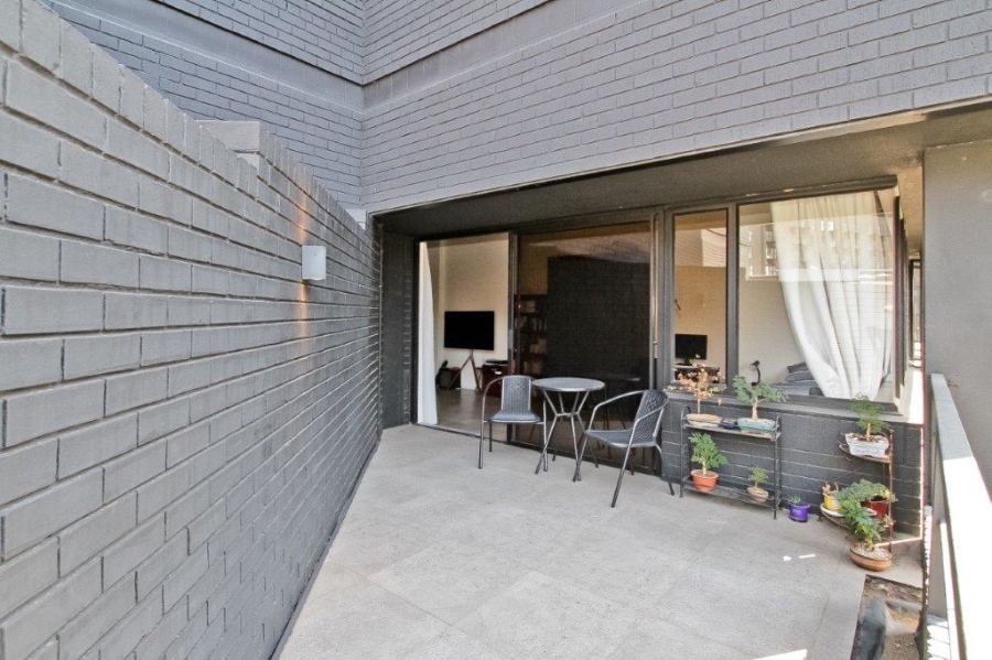 To Let 1 Bedroom Property for Rent in Sandown Gauteng