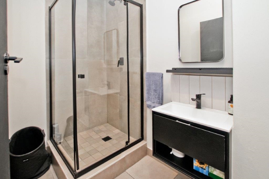 To Let 1 Bedroom Property for Rent in Sandown Gauteng