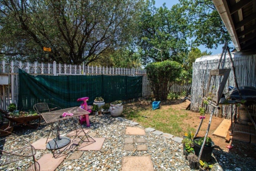 4 Bedroom Property for Sale in Bardene Gauteng