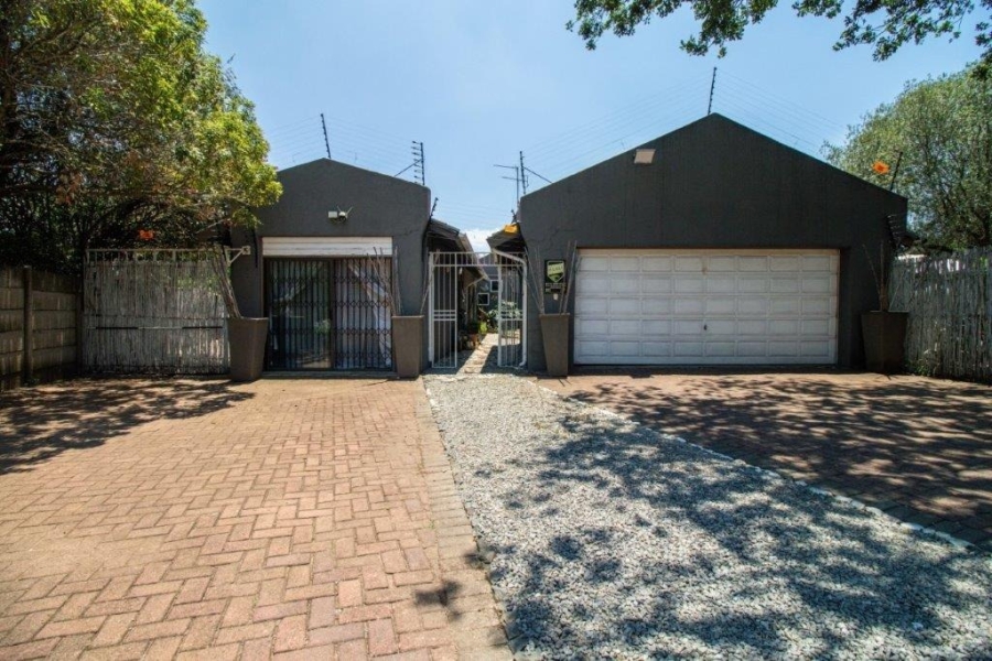 4 Bedroom Property for Sale in Bardene Gauteng