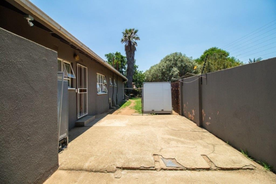 4 Bedroom Property for Sale in Bardene Gauteng