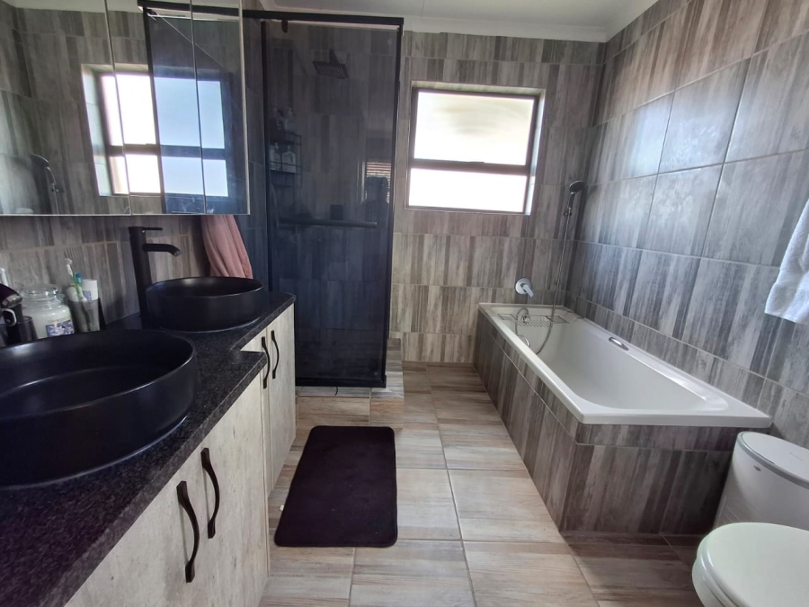 3 Bedroom Property for Sale in Eveleigh Gauteng
