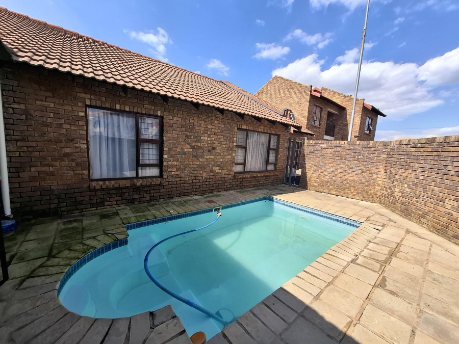 3 Bedroom Property for Sale in New State Areas Gauteng