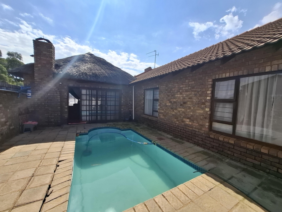 3 Bedroom Property for Sale in New State Areas Gauteng