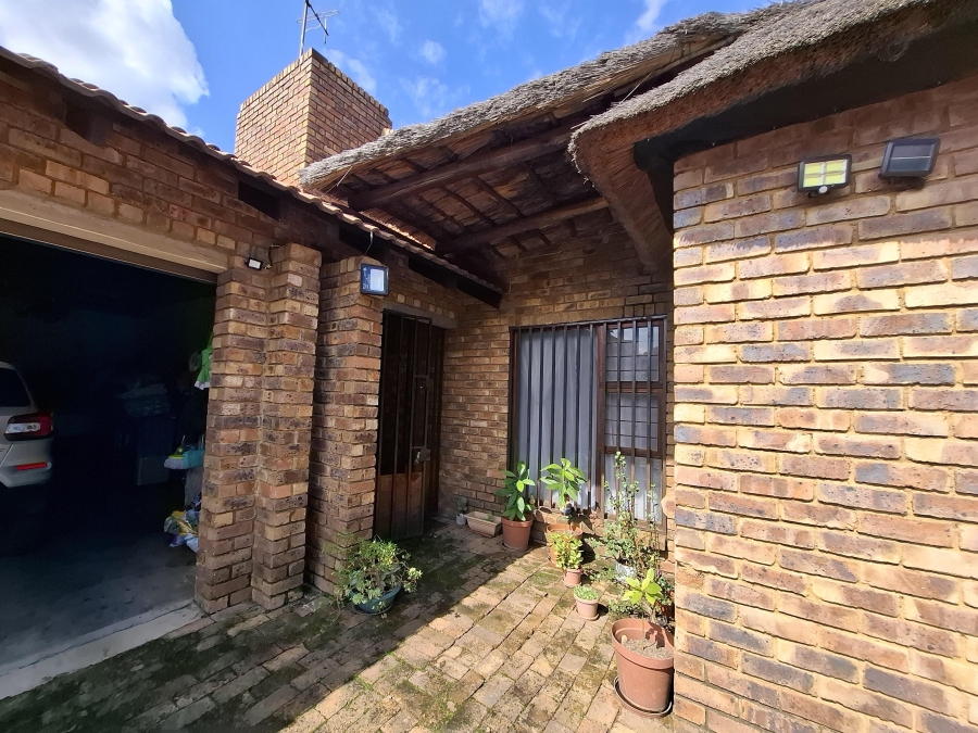 3 Bedroom Property for Sale in New State Areas Gauteng