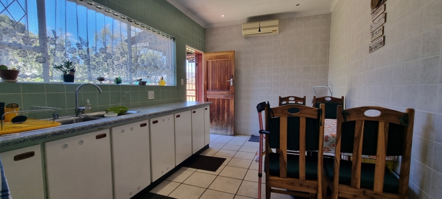 5 Bedroom Property for Sale in Freeway Park Gauteng