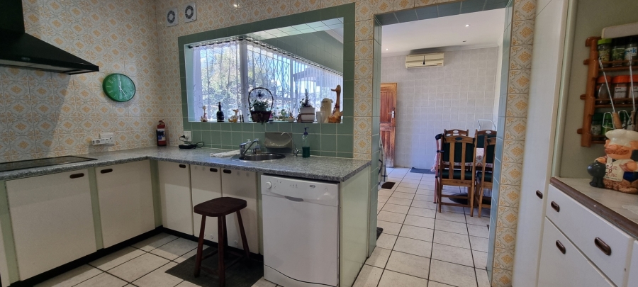 5 Bedroom Property for Sale in Freeway Park Gauteng