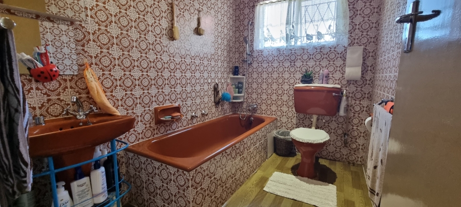 5 Bedroom Property for Sale in Freeway Park Gauteng