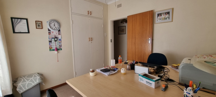 5 Bedroom Property for Sale in Freeway Park Gauteng