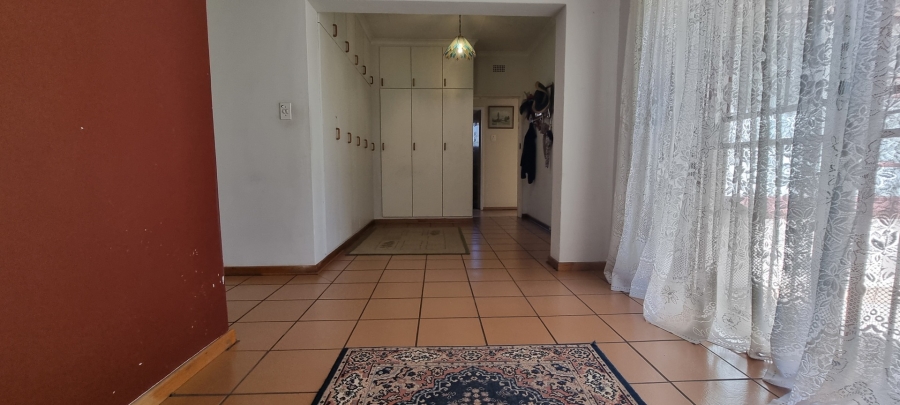 5 Bedroom Property for Sale in Freeway Park Gauteng