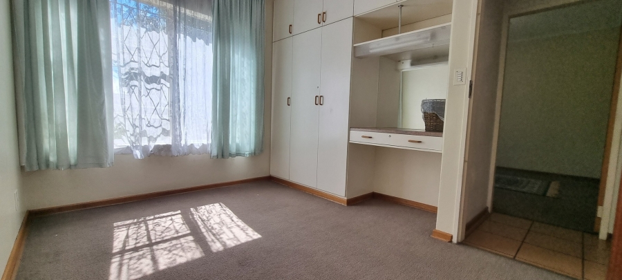 5 Bedroom Property for Sale in Freeway Park Gauteng