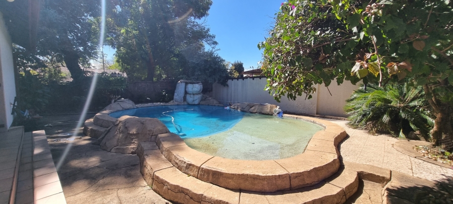 5 Bedroom Property for Sale in Freeway Park Gauteng
