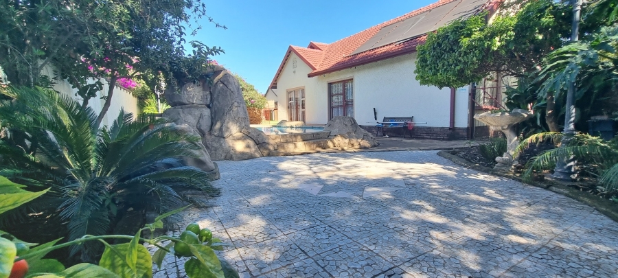 5 Bedroom Property for Sale in Freeway Park Gauteng