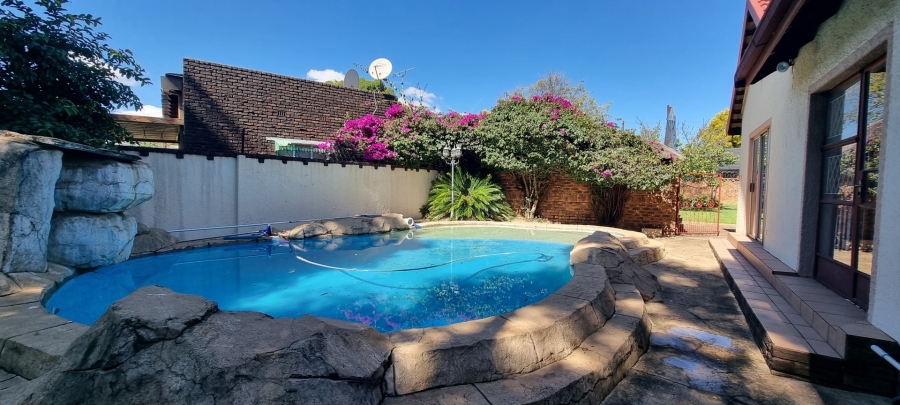 5 Bedroom Property for Sale in Freeway Park Gauteng