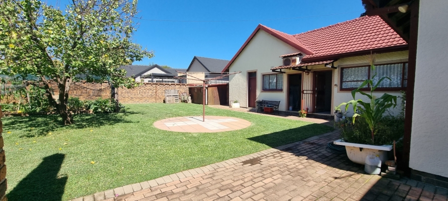 5 Bedroom Property for Sale in Freeway Park Gauteng