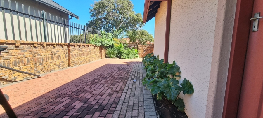 5 Bedroom Property for Sale in Freeway Park Gauteng