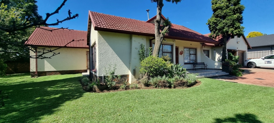 5 Bedroom Property for Sale in Freeway Park Gauteng