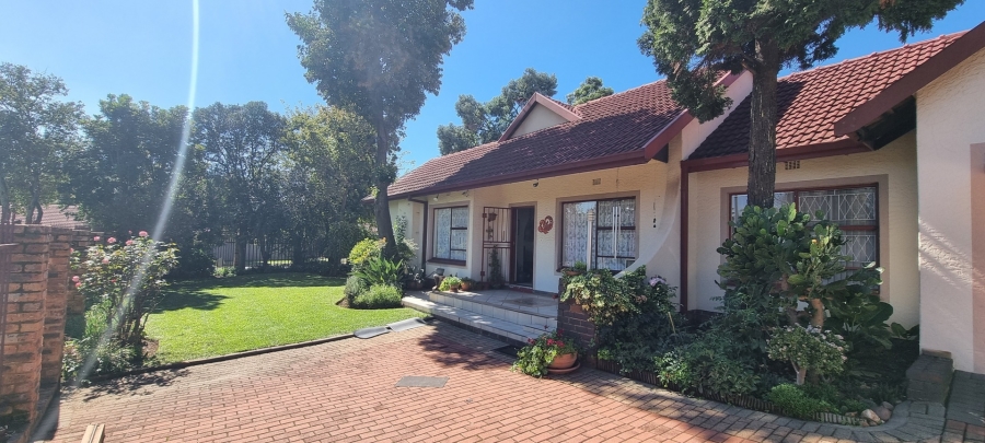 5 Bedroom Property for Sale in Freeway Park Gauteng