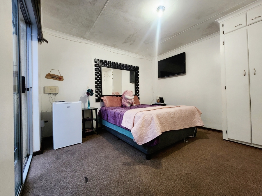 3 Bedroom Property for Sale in Radiokop Gauteng