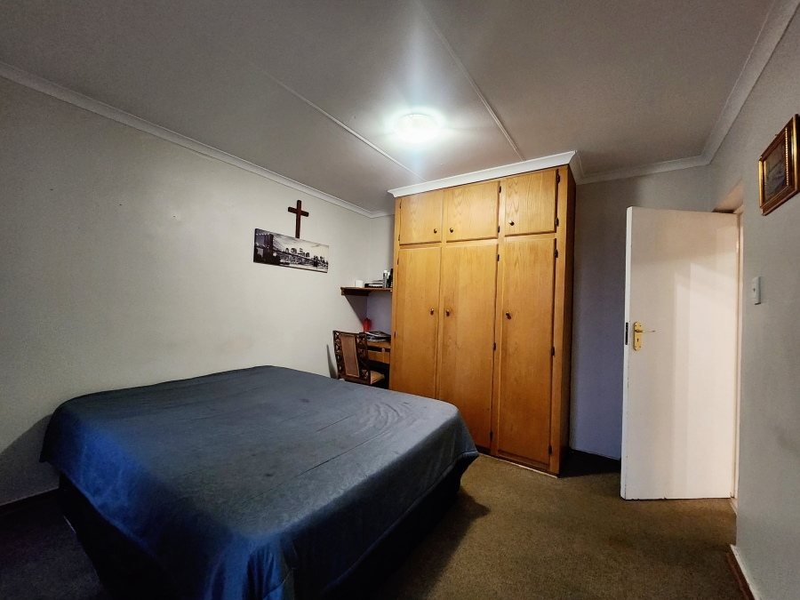 3 Bedroom Property for Sale in Radiokop Gauteng