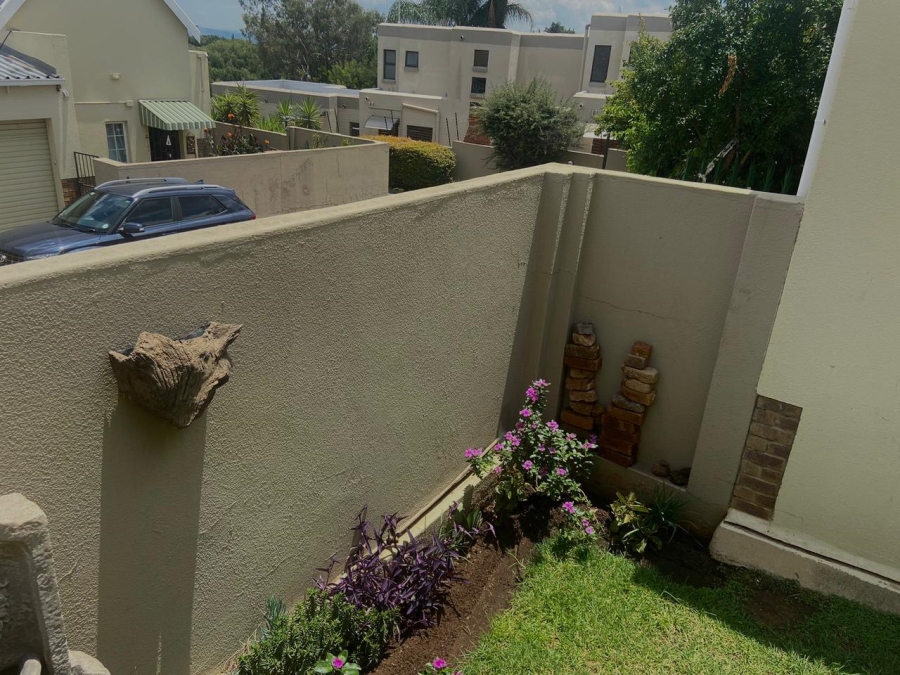 3 Bedroom Property for Sale in Radiokop Gauteng