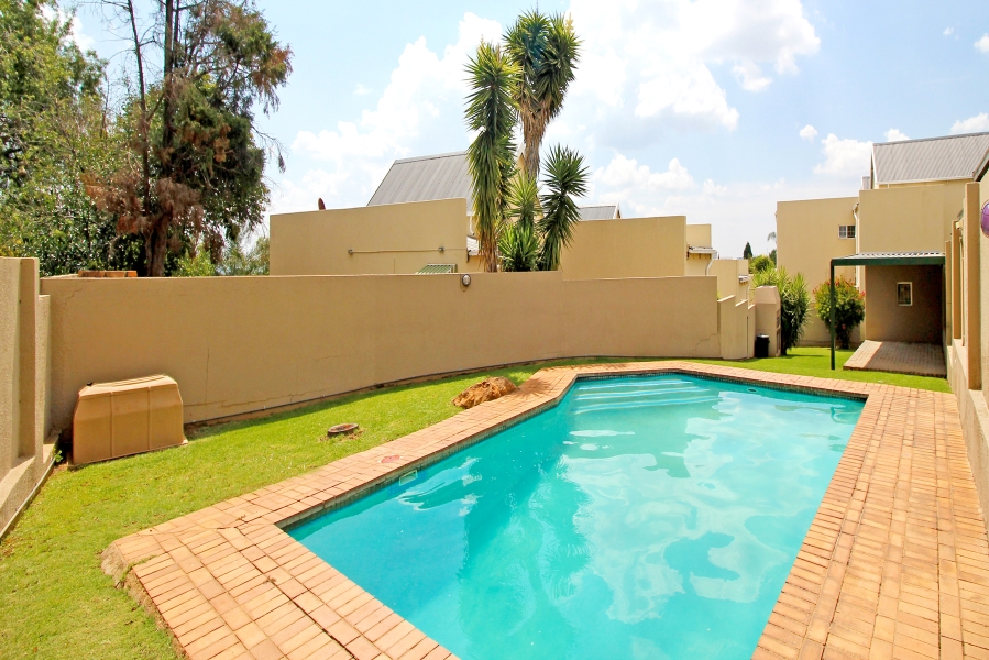 3 Bedroom Property for Sale in Radiokop Gauteng