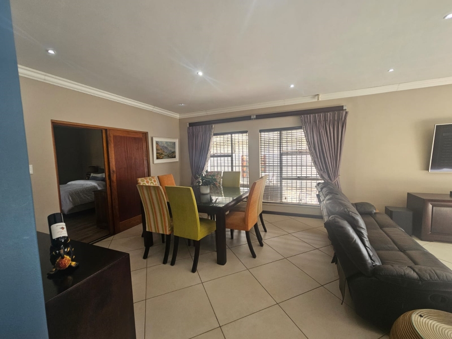 4 Bedroom Property for Sale in Helikonpark Gauteng