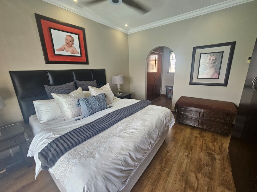 4 Bedroom Property for Sale in Helikonpark Gauteng