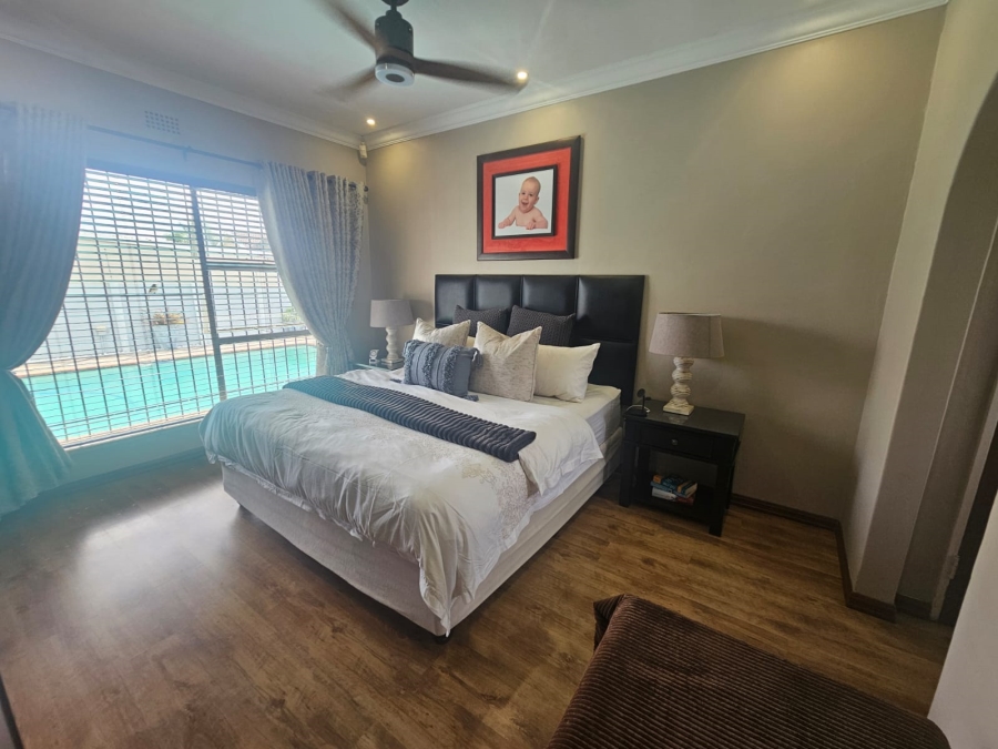 4 Bedroom Property for Sale in Helikonpark Gauteng