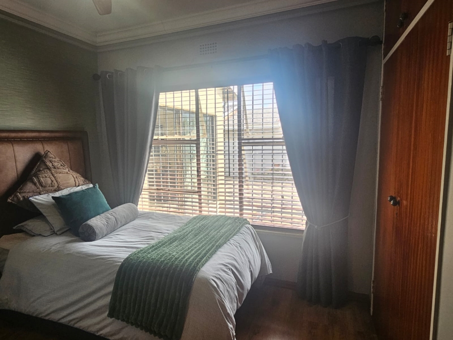 4 Bedroom Property for Sale in Helikonpark Gauteng