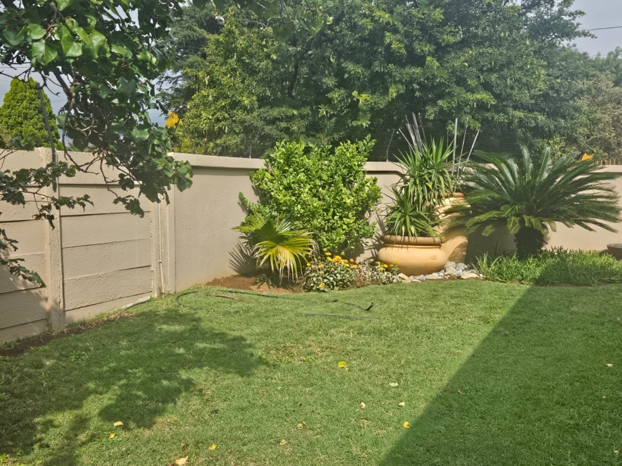 4 Bedroom Property for Sale in Helikonpark Gauteng