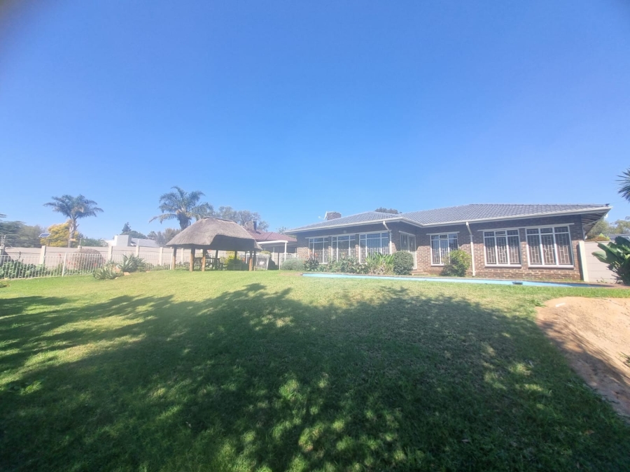 4 Bedroom Property for Sale in Carenvale Gauteng
