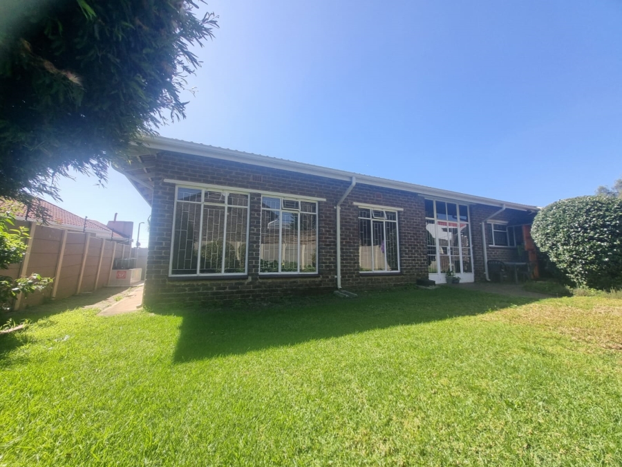 4 Bedroom Property for Sale in Carenvale Gauteng